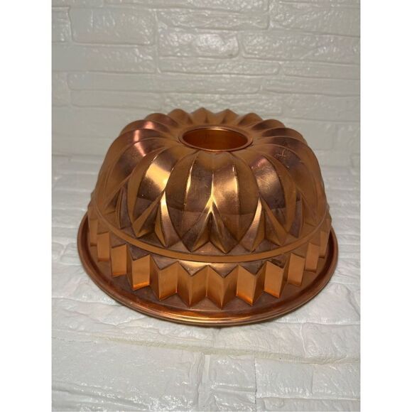 Vintage Coppertone Lightweight Aluminum Bundt Ring Cake Pan Mold - Picture 4 of 5